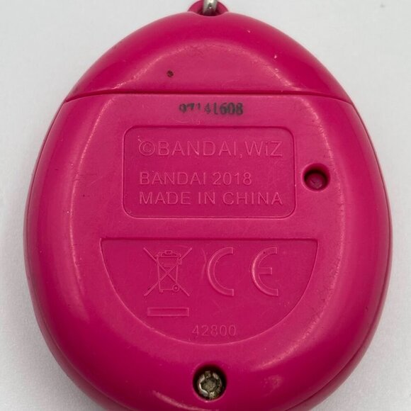 Bandai Tamagotchi 2018 Pink and Yellow - Picture 3 of 3